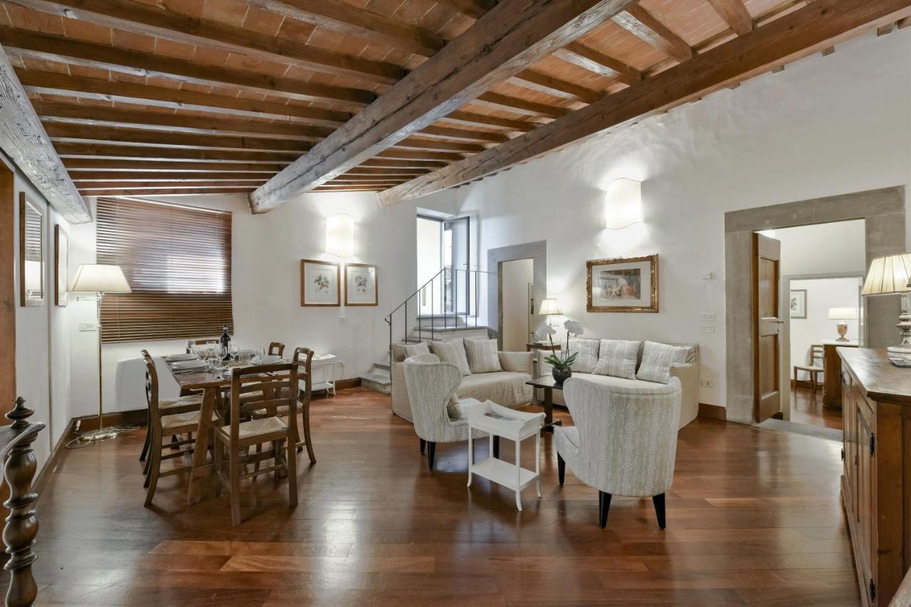Buonarroti Big With Terrace In Oltrarno Firenze