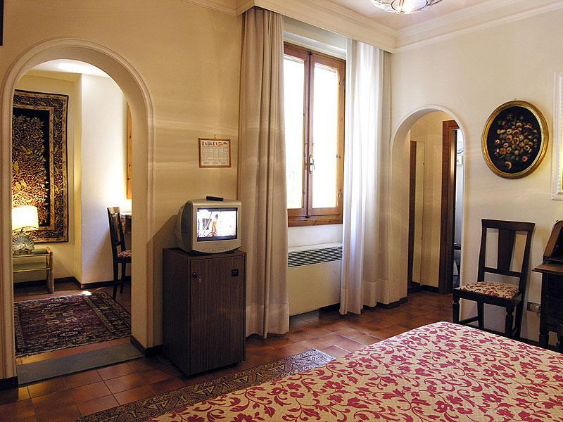Hotell Hotel City 3*