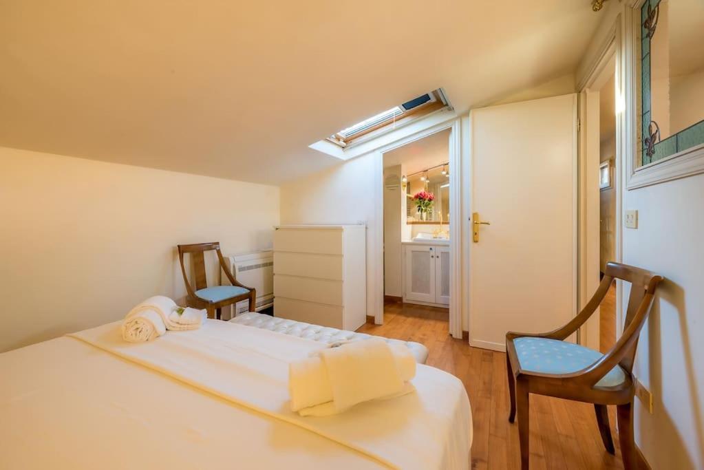 Luxury In Adimari's Tower With Terrace Appartement Florence