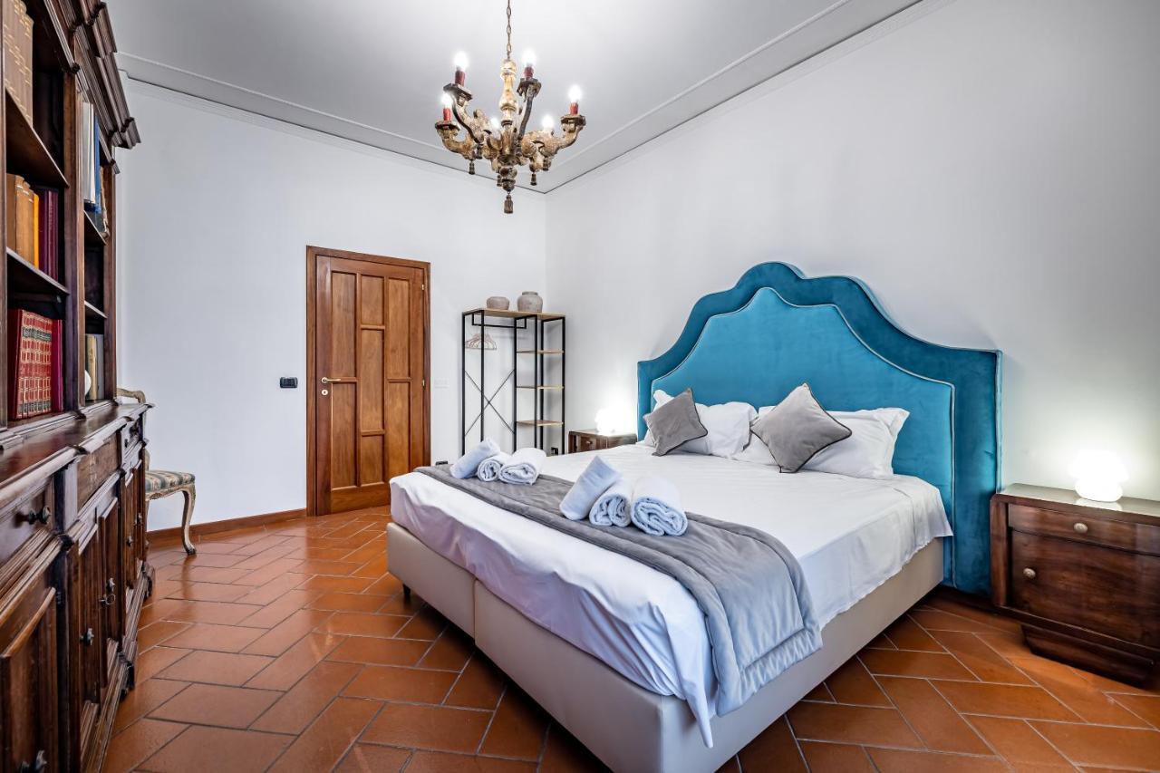 Yid Elegant With Garage Apartment *