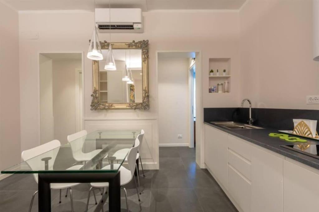 Appartamento Stylish Four Bedrooms - Center