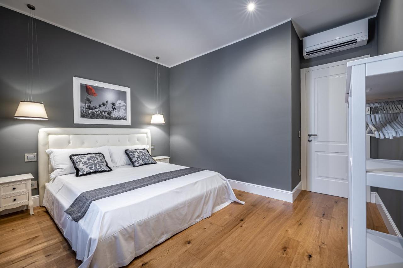 Yid Capo Di Luxury In Lejlighed