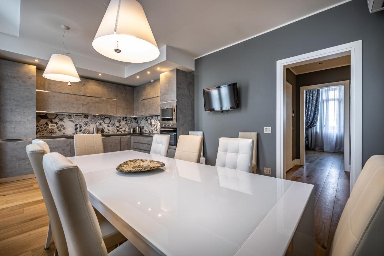 Yid Capo Di Luxury In Lejlighed
