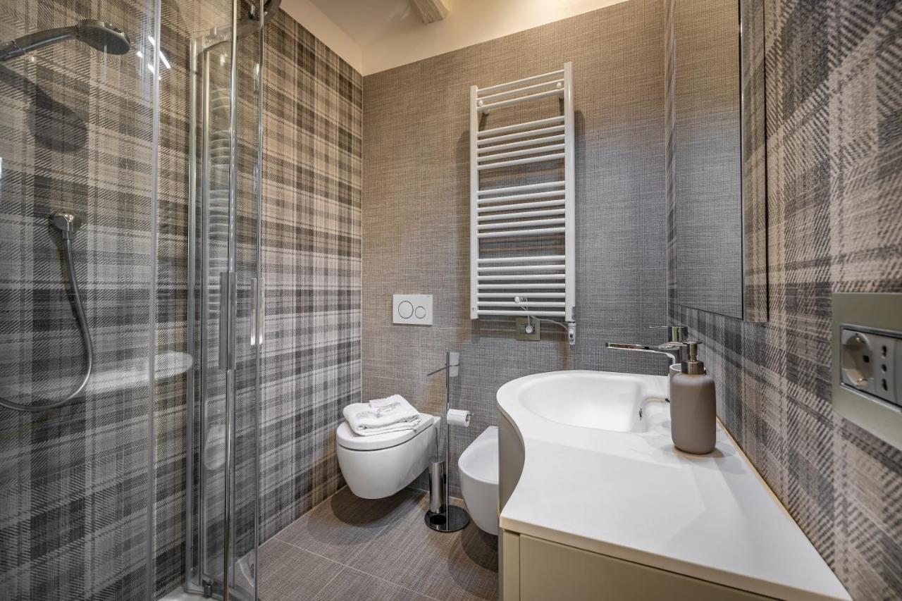 Yid Capo Di Luxury In Firenze