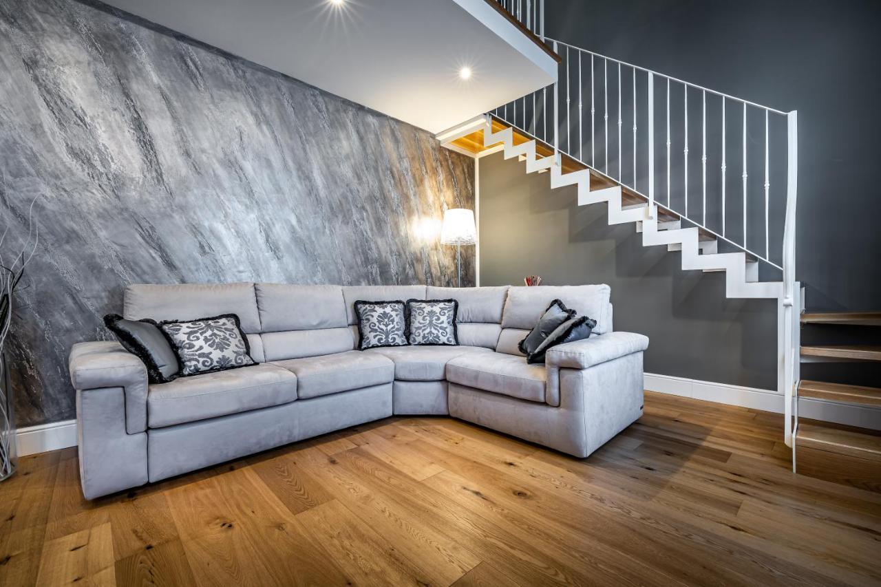 Yid Capo Di Luxury In Lejlighed