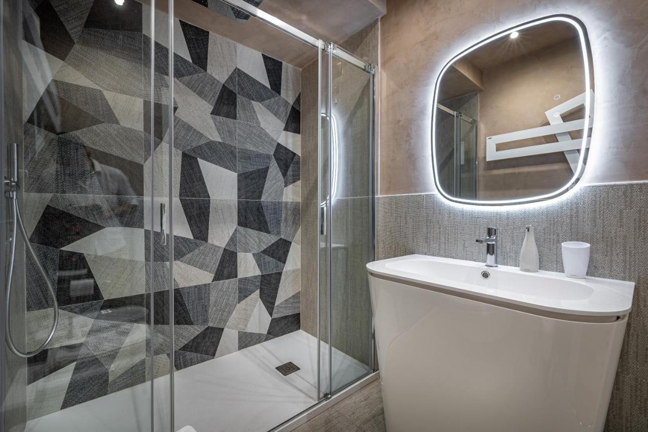 Yid Capo Di Luxury In Lejlighed
