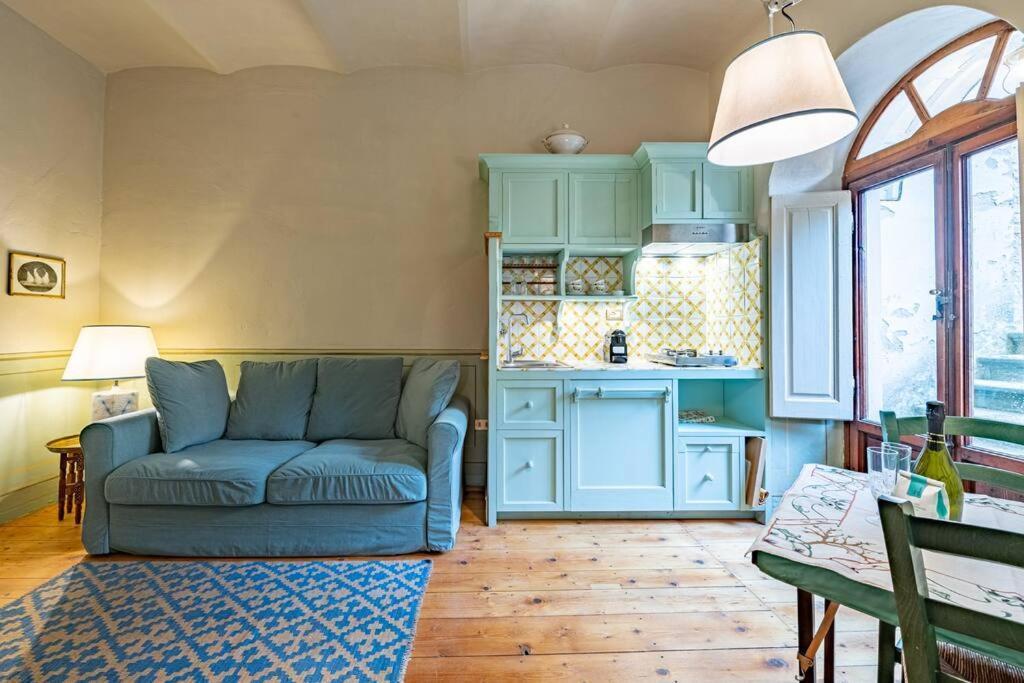 Leilighet Central And Cosy Pied-a-terre W/ Free Parking