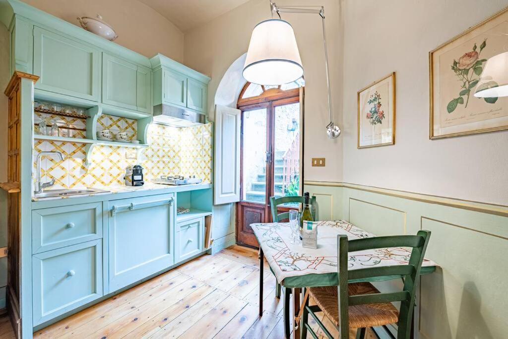 Central And Cosy Pied-a-terre W/ Free Parking Leilighet *
