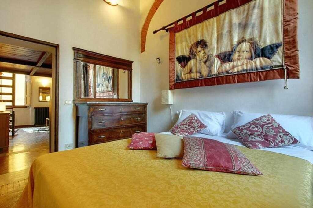 Two Bedrooms Near The Duomo Firenze