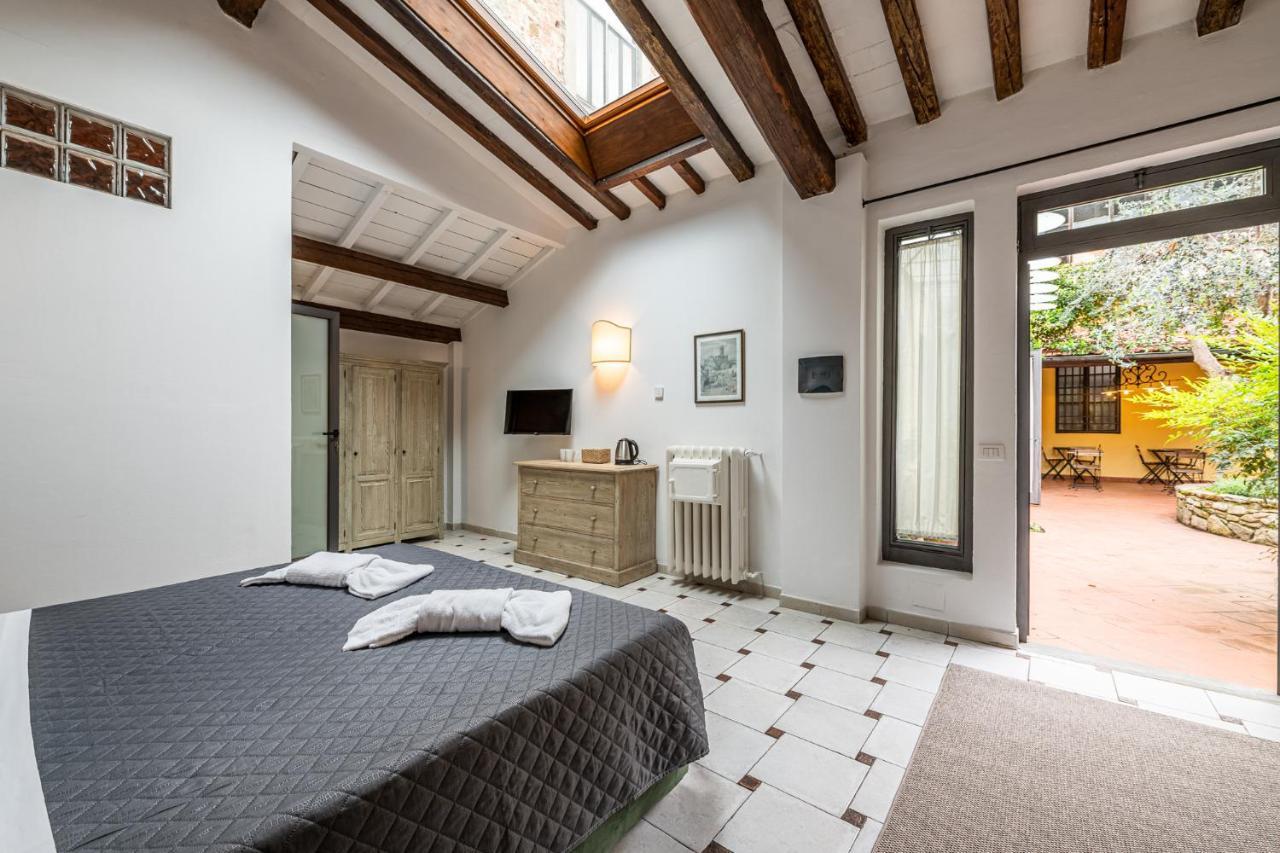 Santa Monaca Suites * Florence