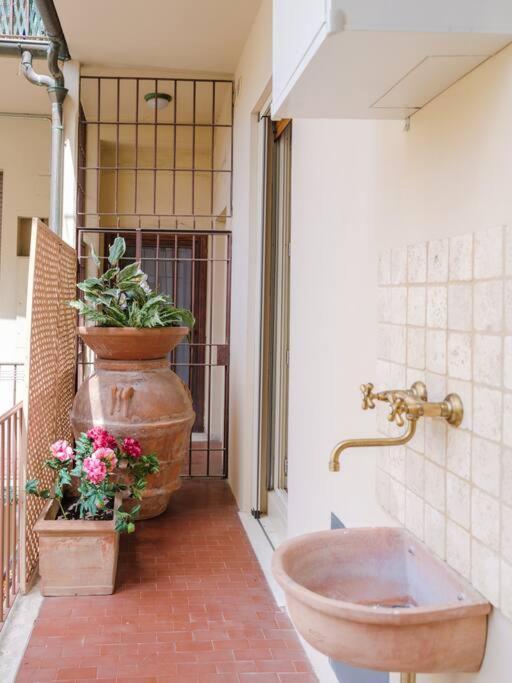Casa Silvia - Honeymoon Flat With Terrace * Firenze