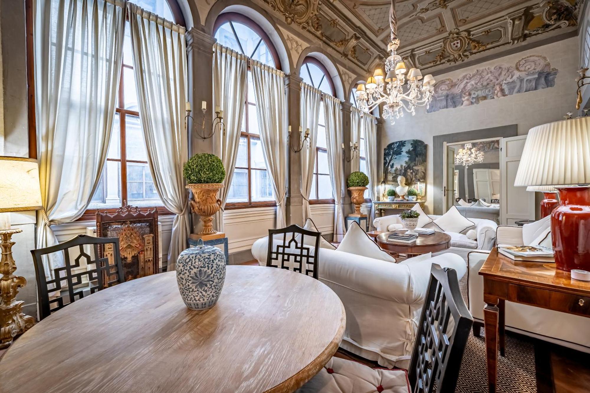 Yid Bargello Luxury Appartement *