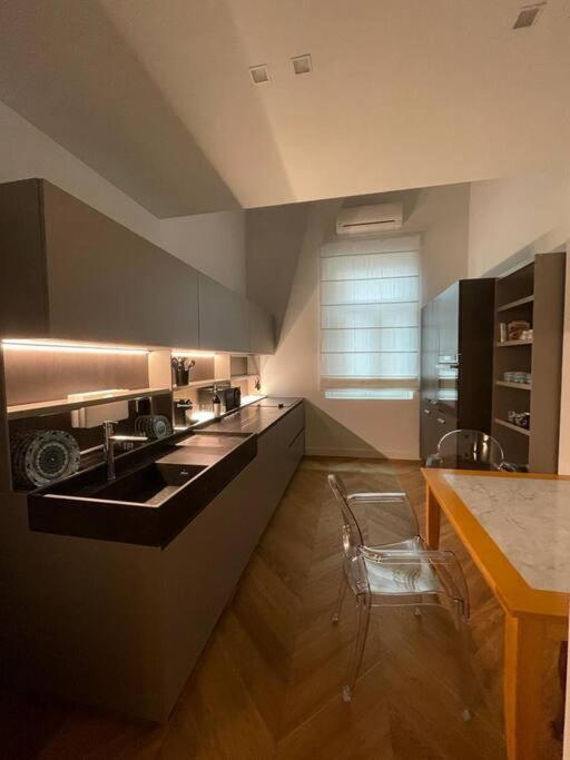 Lejlighed Caterina De' Medici Luxury Attic With Terrace And Parking Firenze