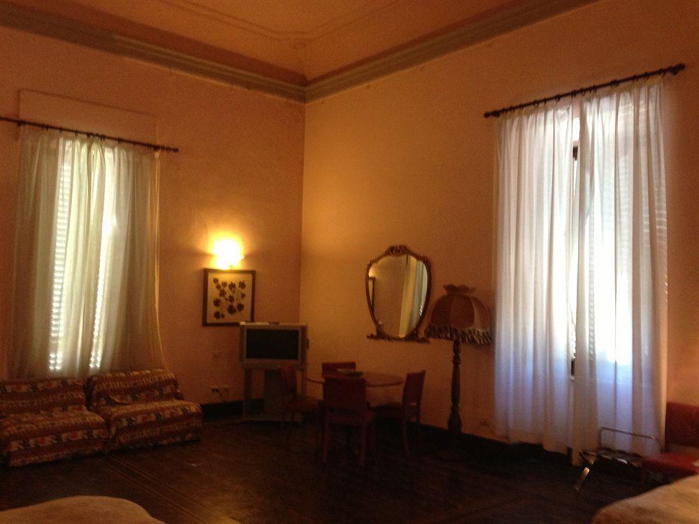 Garden Hotel *