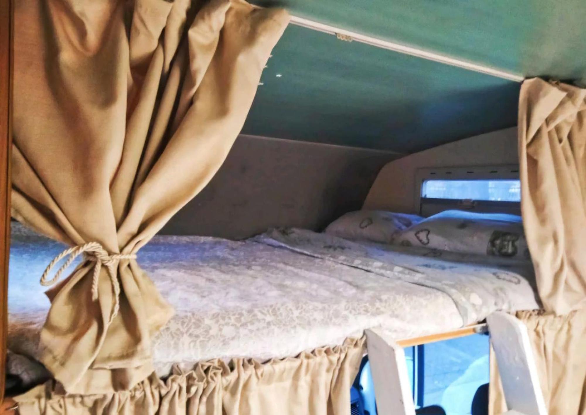 Camper Love Camping