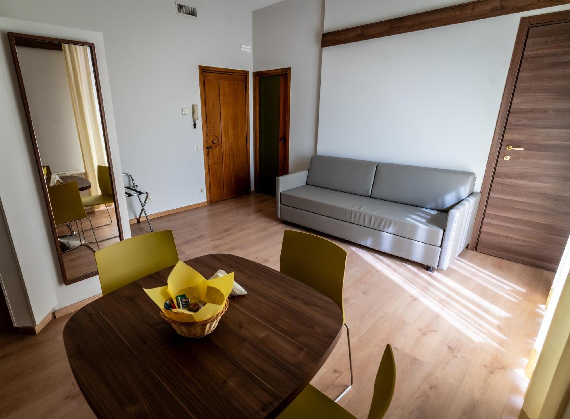 Porta Al Prato Aparthotel