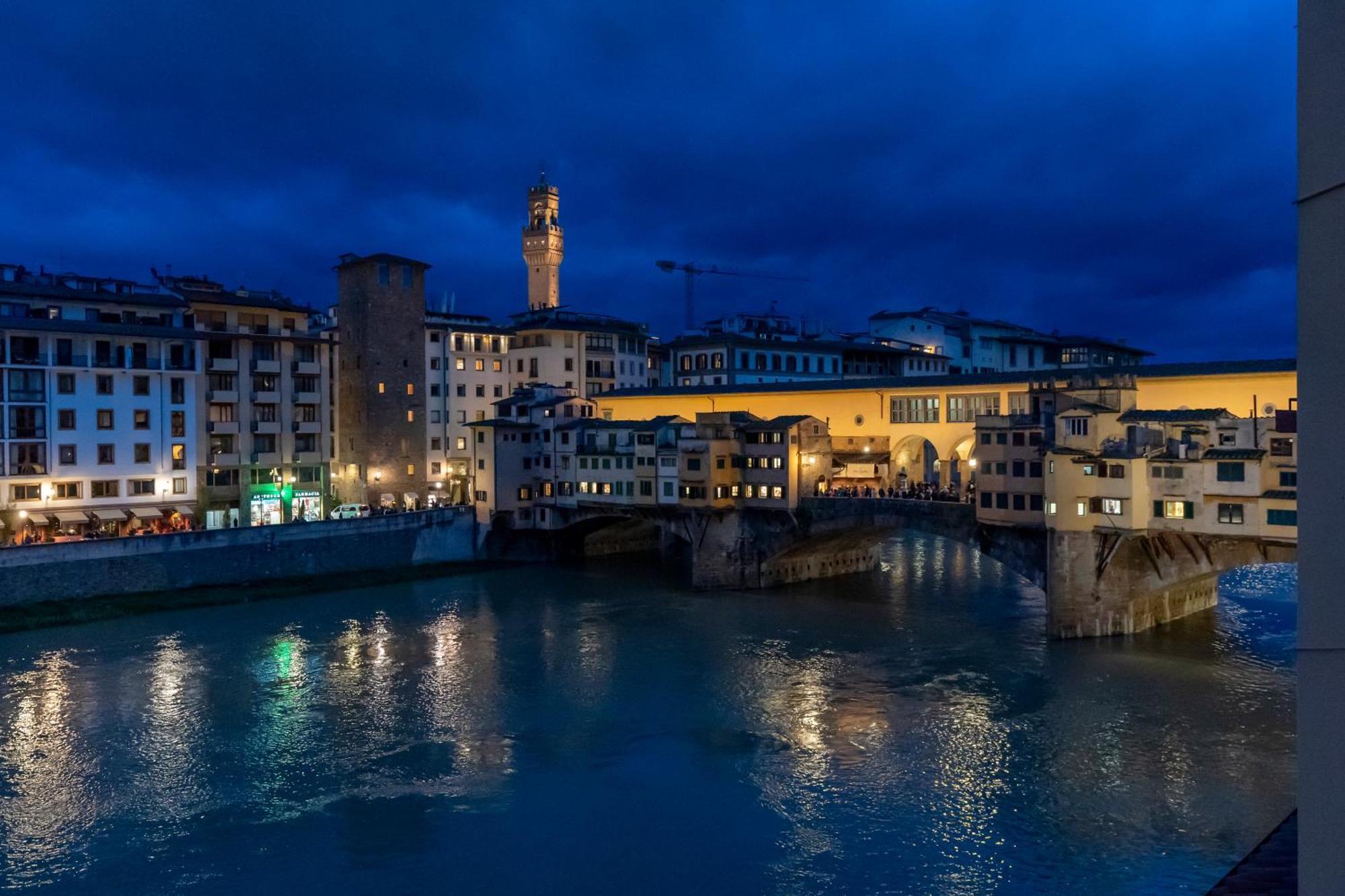 Lejlighed Ponte Vecchio Vista -floating On The Arno- *