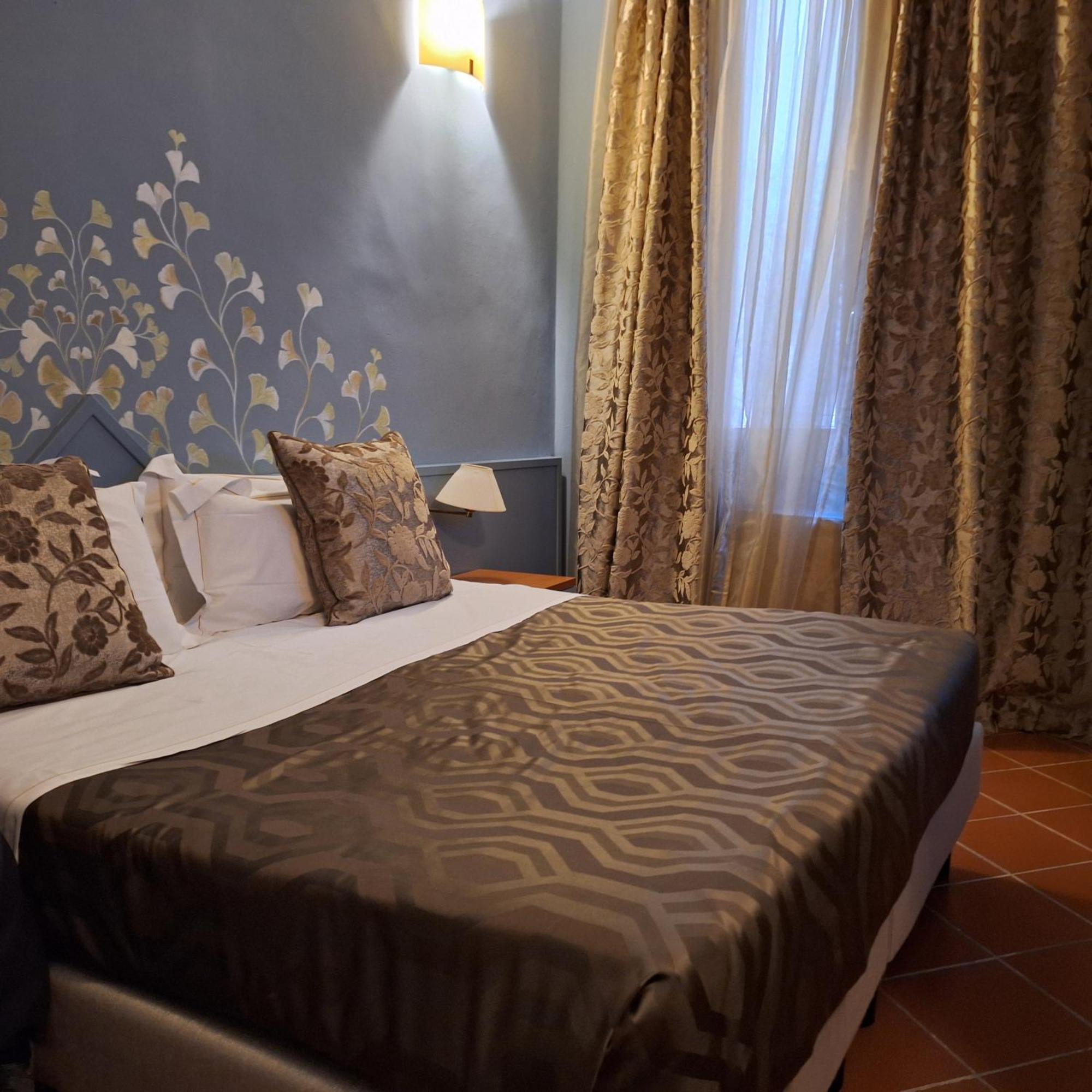 Maxim Axial Hotel