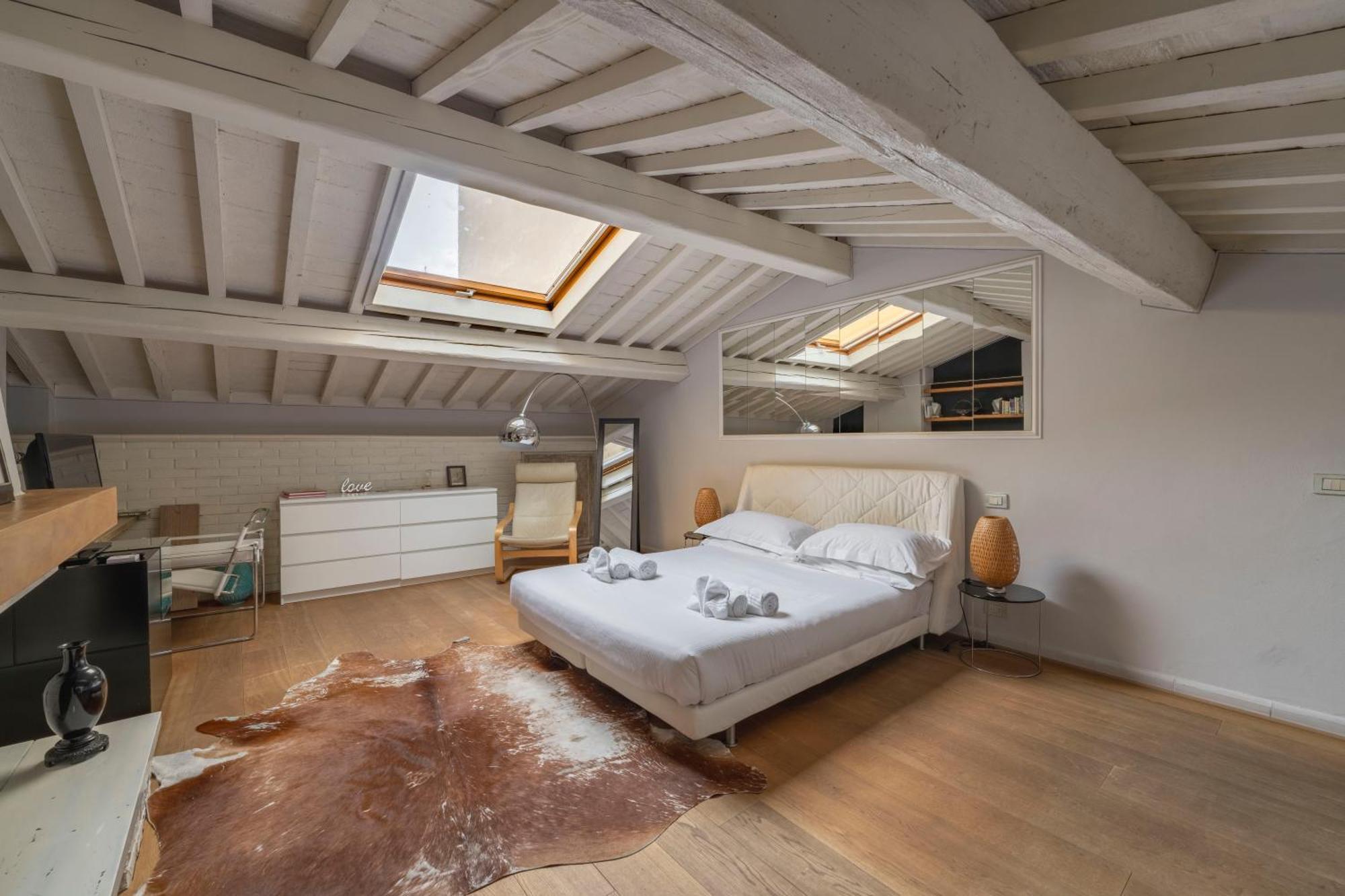Elegant Penthouse In Santo Spirito Firenze