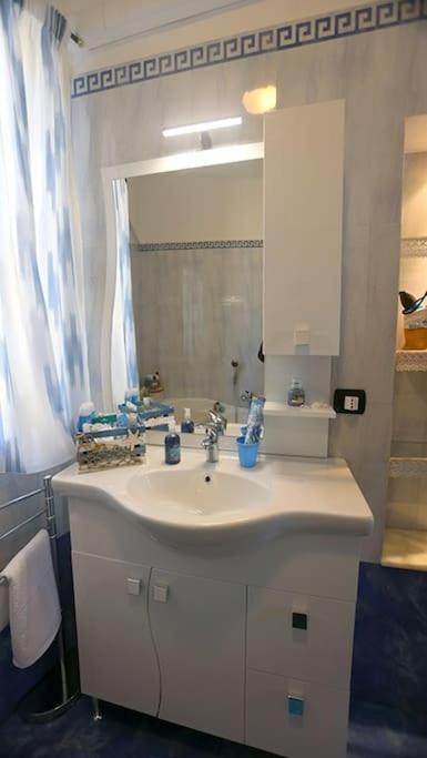 A Crystal Palace In Heart Of Appartement