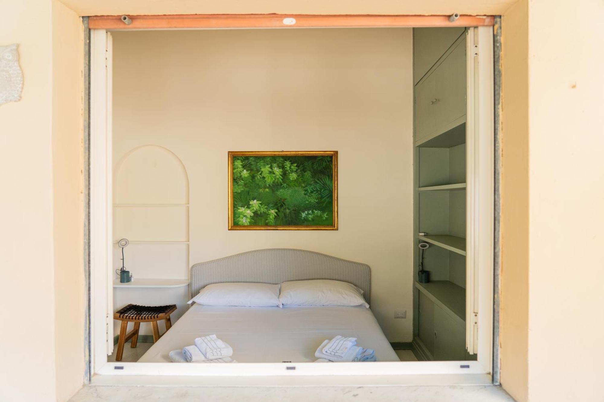 Friendly & Small 1-br With Beautiful Terrace Appartement *