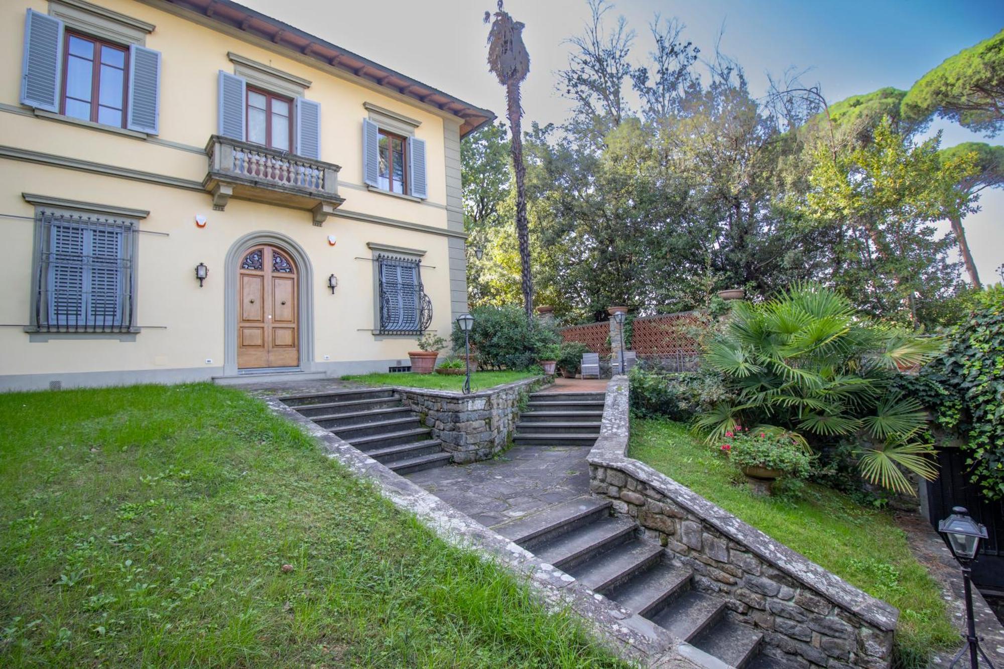 Lia - In With Private Garden And Pool Firenze