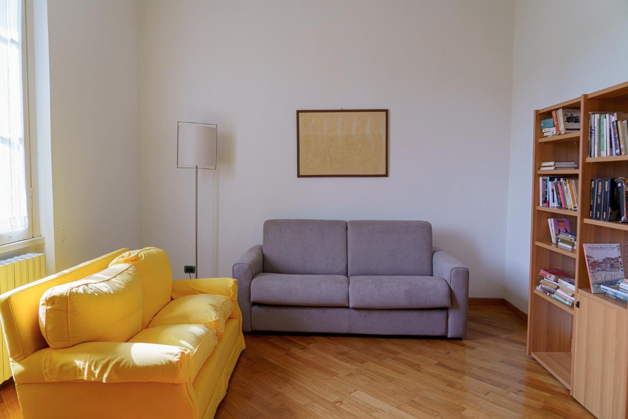 Spacious And Pleasant 2-br * Florence