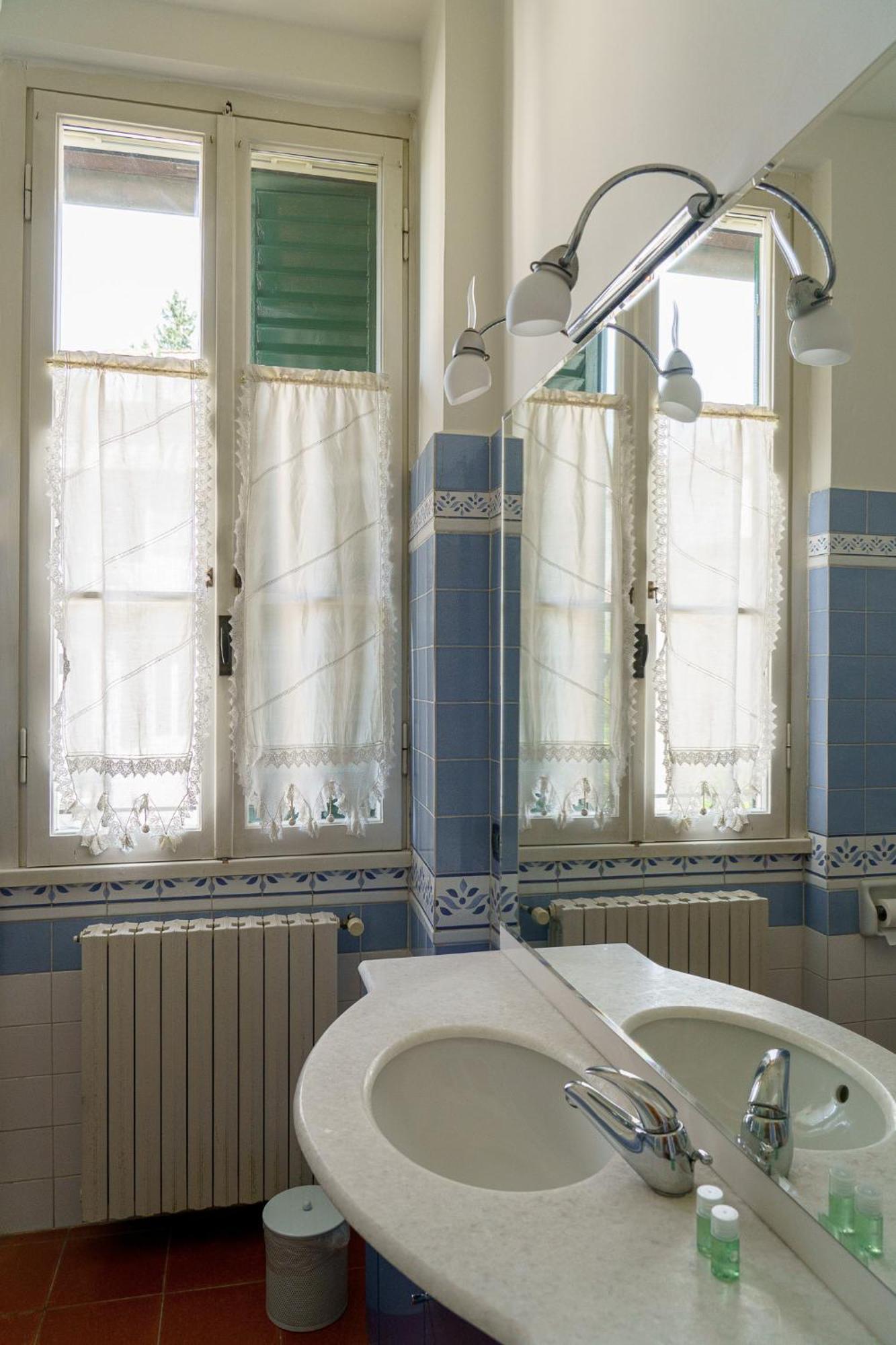 Spacious And Pleasant 2-br Appartement *