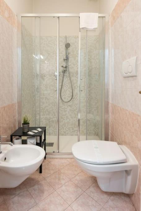 Crystal House Front Tramvia Firenze