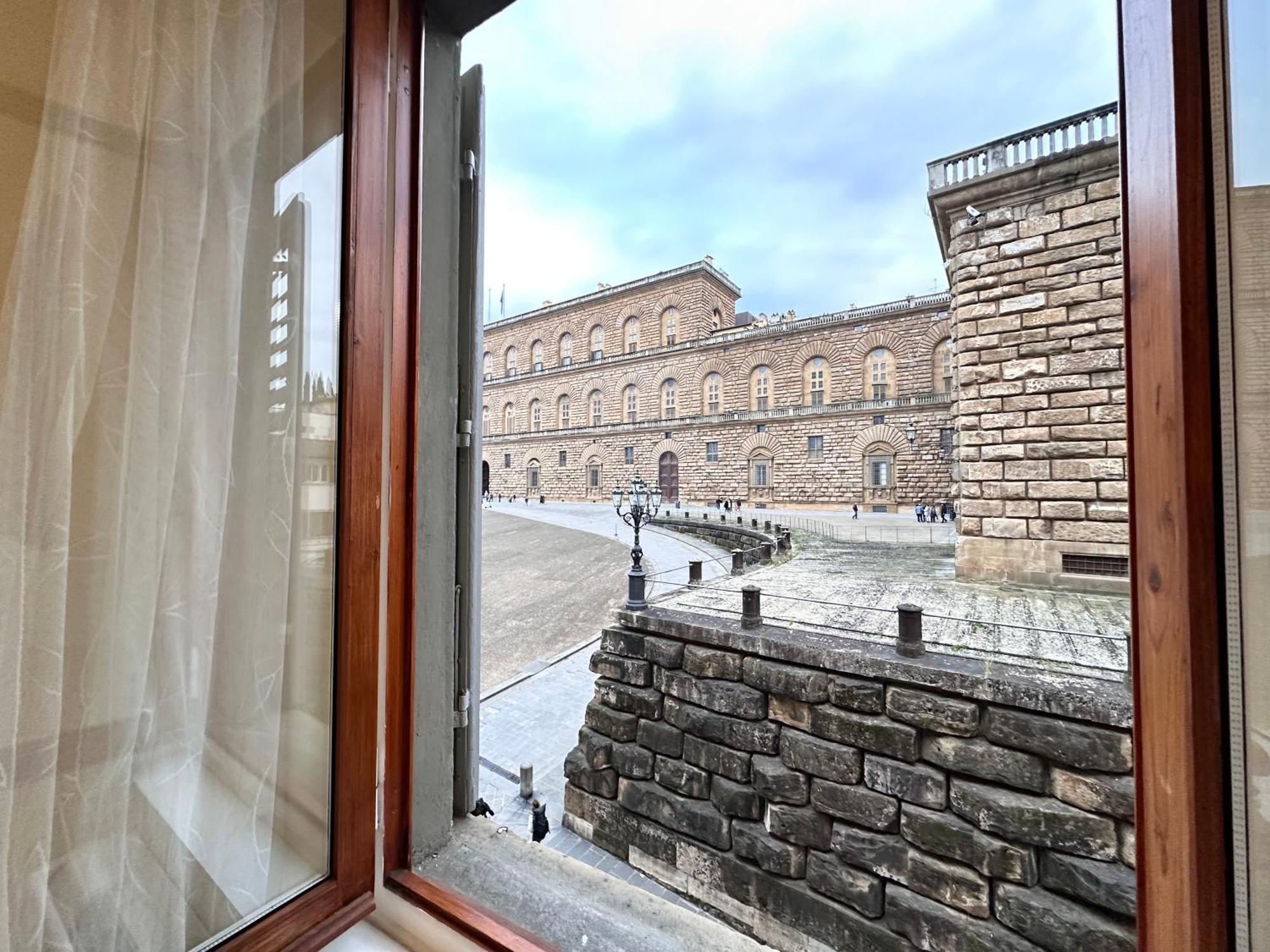 Luxurious View On Pitti Palace * Florence