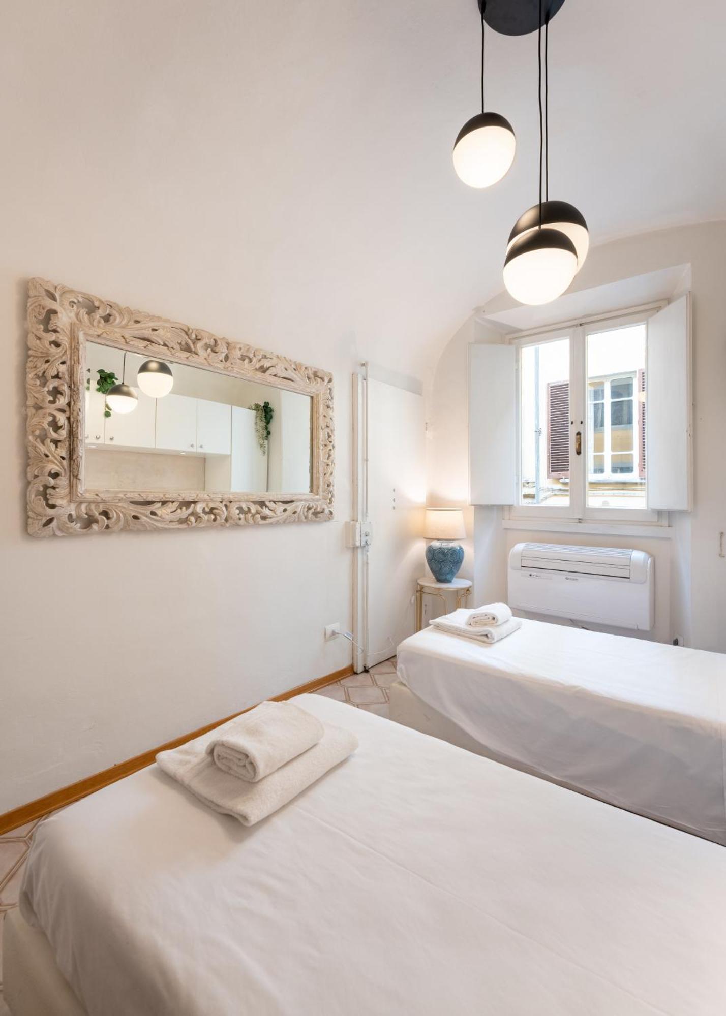Lejlighed Via Sant'egidio, 3 - Spacious And Bright Just 300mt From The Duomo *