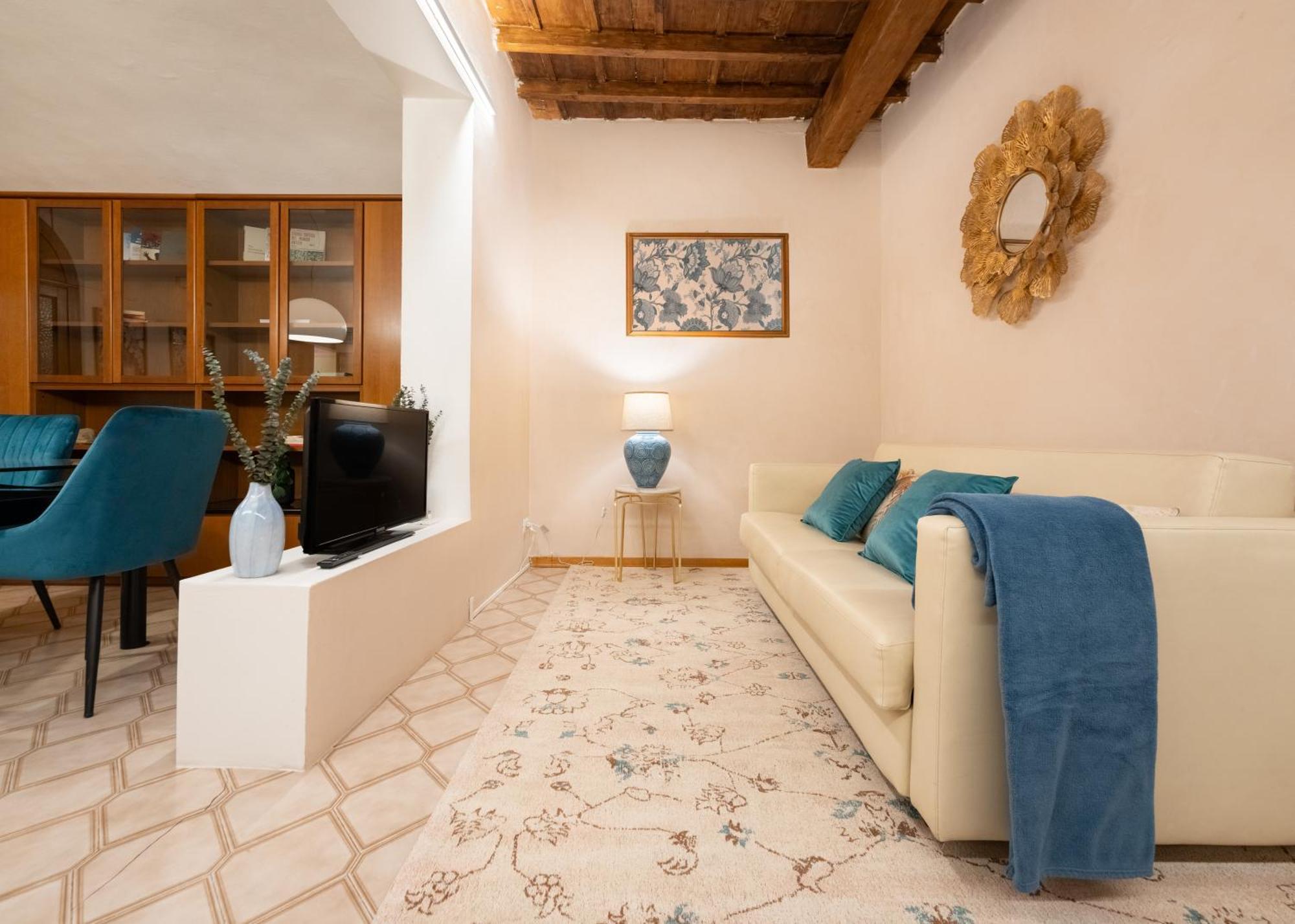 Lejlighed Via Sant'egidio, 3 - Spacious And Bright Just 300mt From The Duomo *