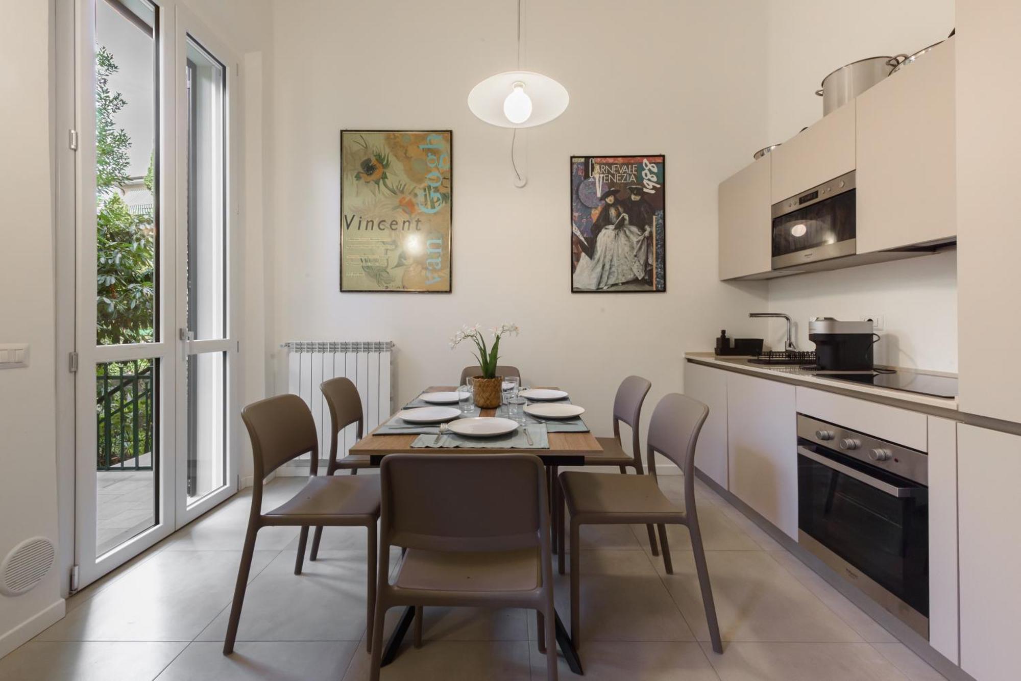 Flora - Brand New Near Historic Center Apartamento