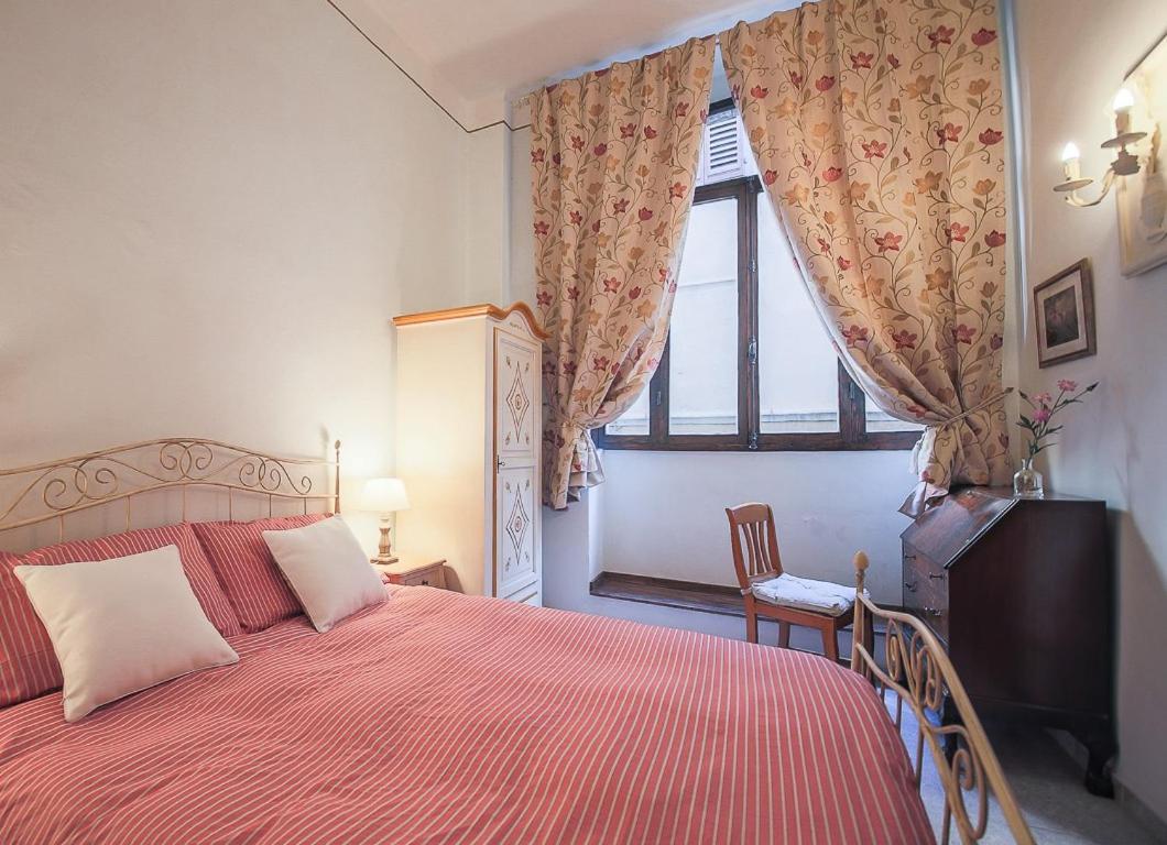 Watch The Wake Light Filled Medieval Palace Apartamento