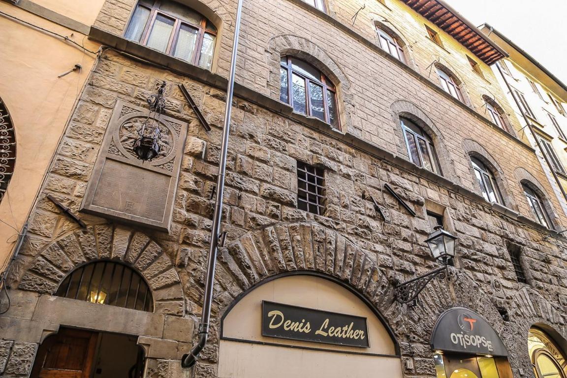 Watch The Wake Light Filled Medieval Palace Apartamento *