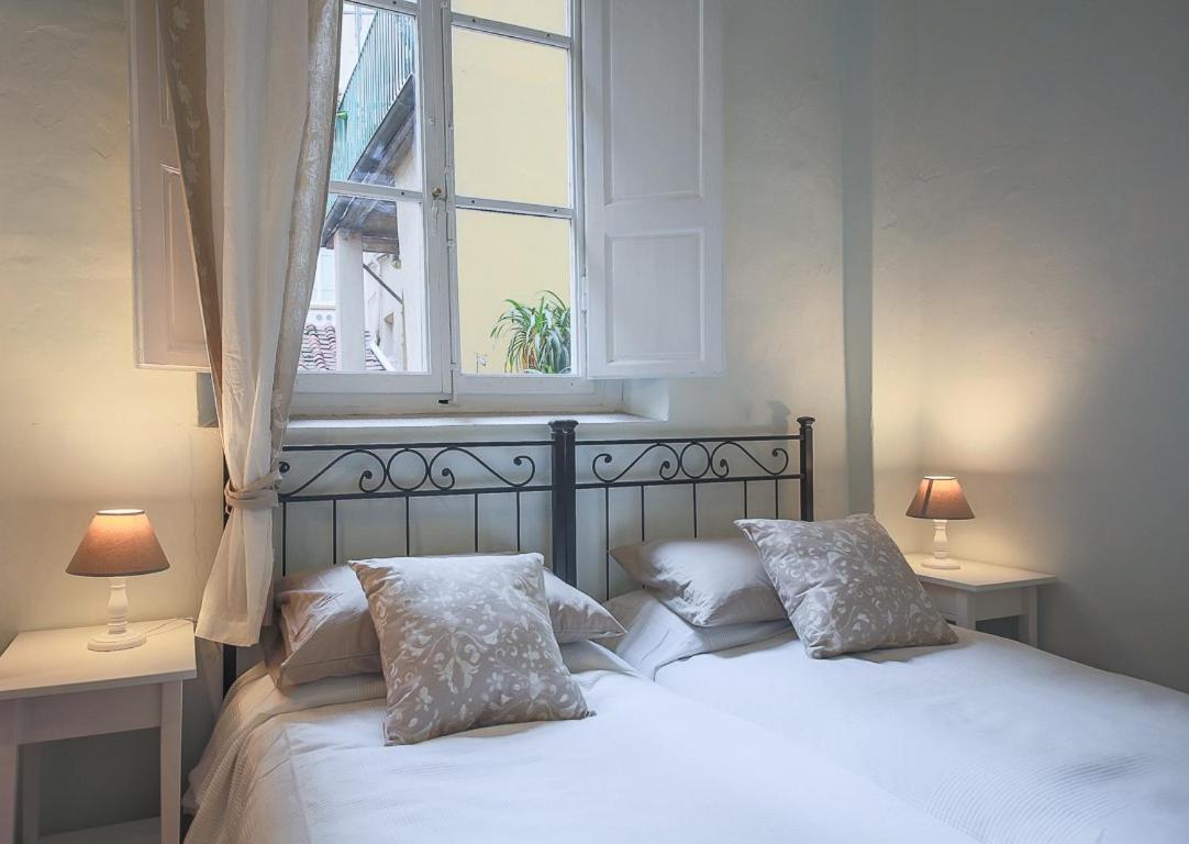 Watch The Wake Light Filled Medieval Palace Apartamento