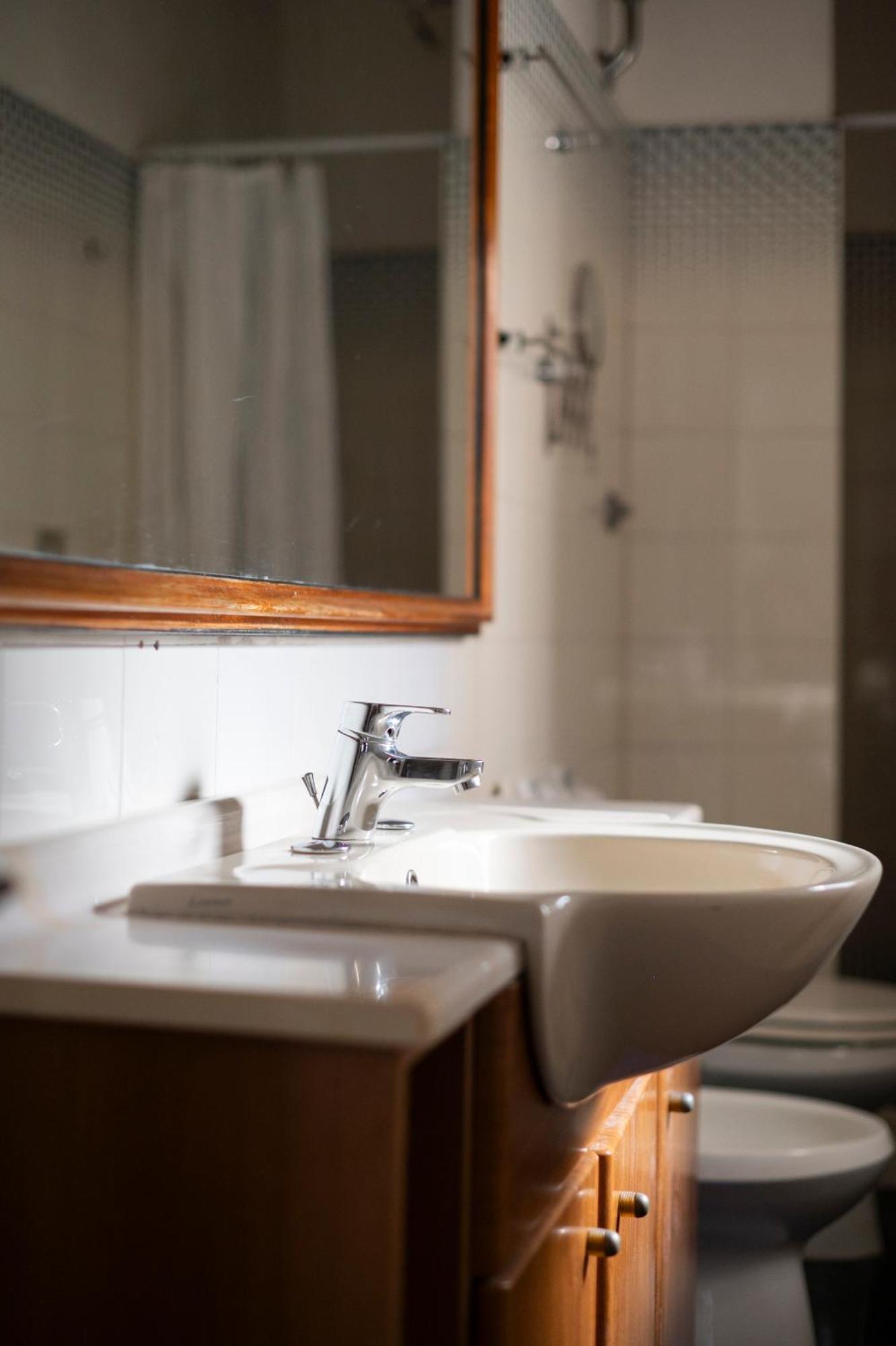 Caravaggio- Con Bagno Privato In Condiviso Oltrarno Florence