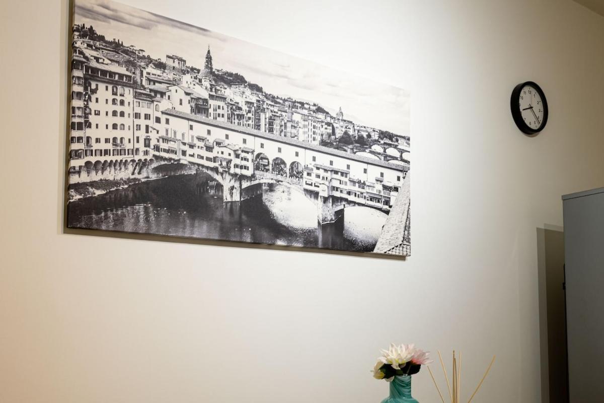 Appartamento Modern Two-room Near Station And Airport