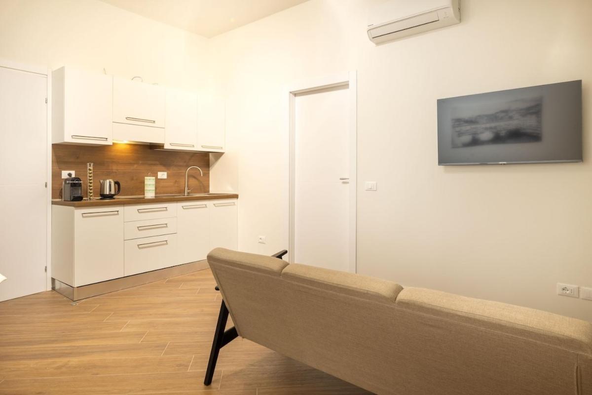 Modern Two-room Near Station And Airport Firenze