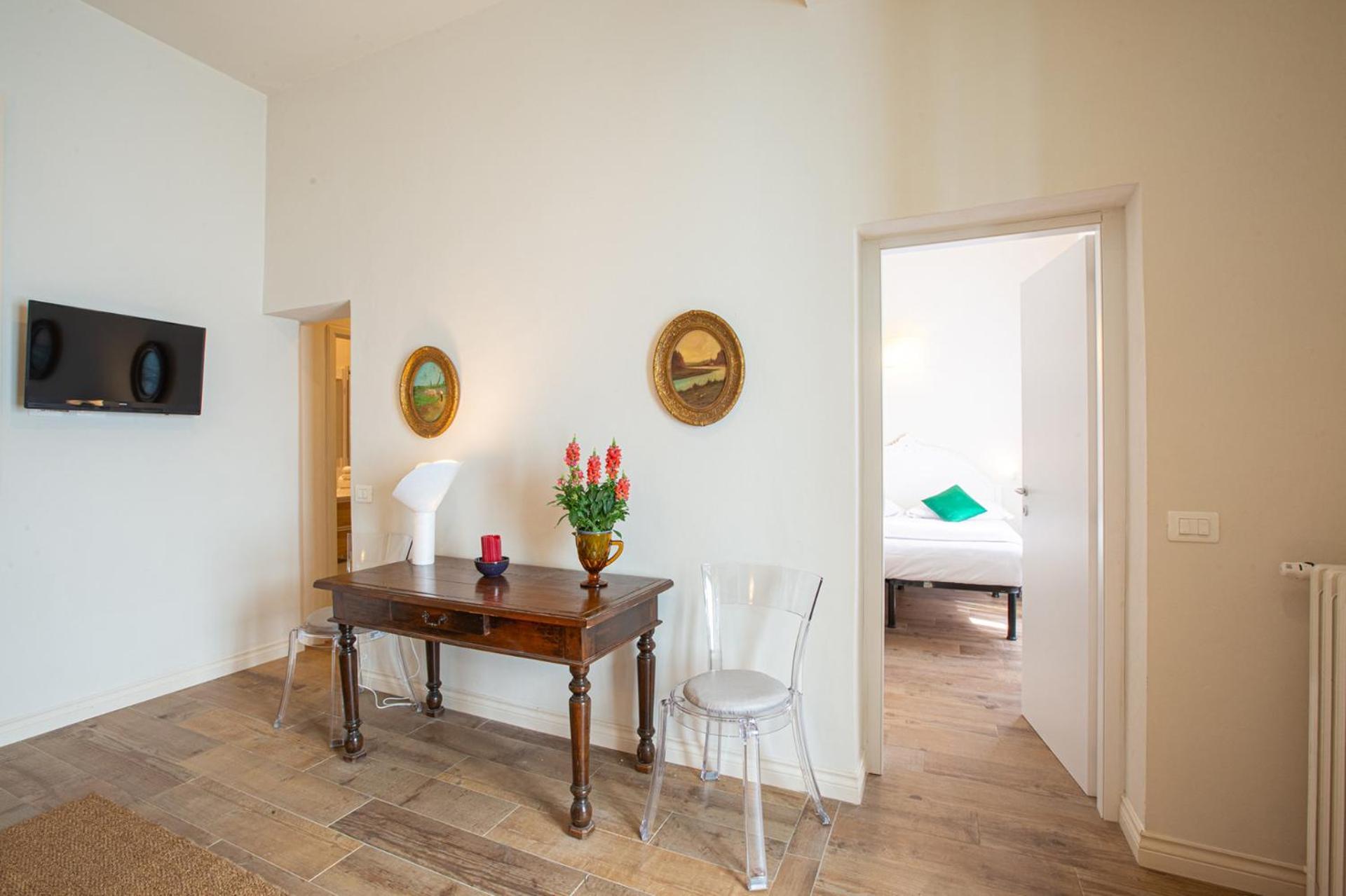 Florence- The Vintage Nook *