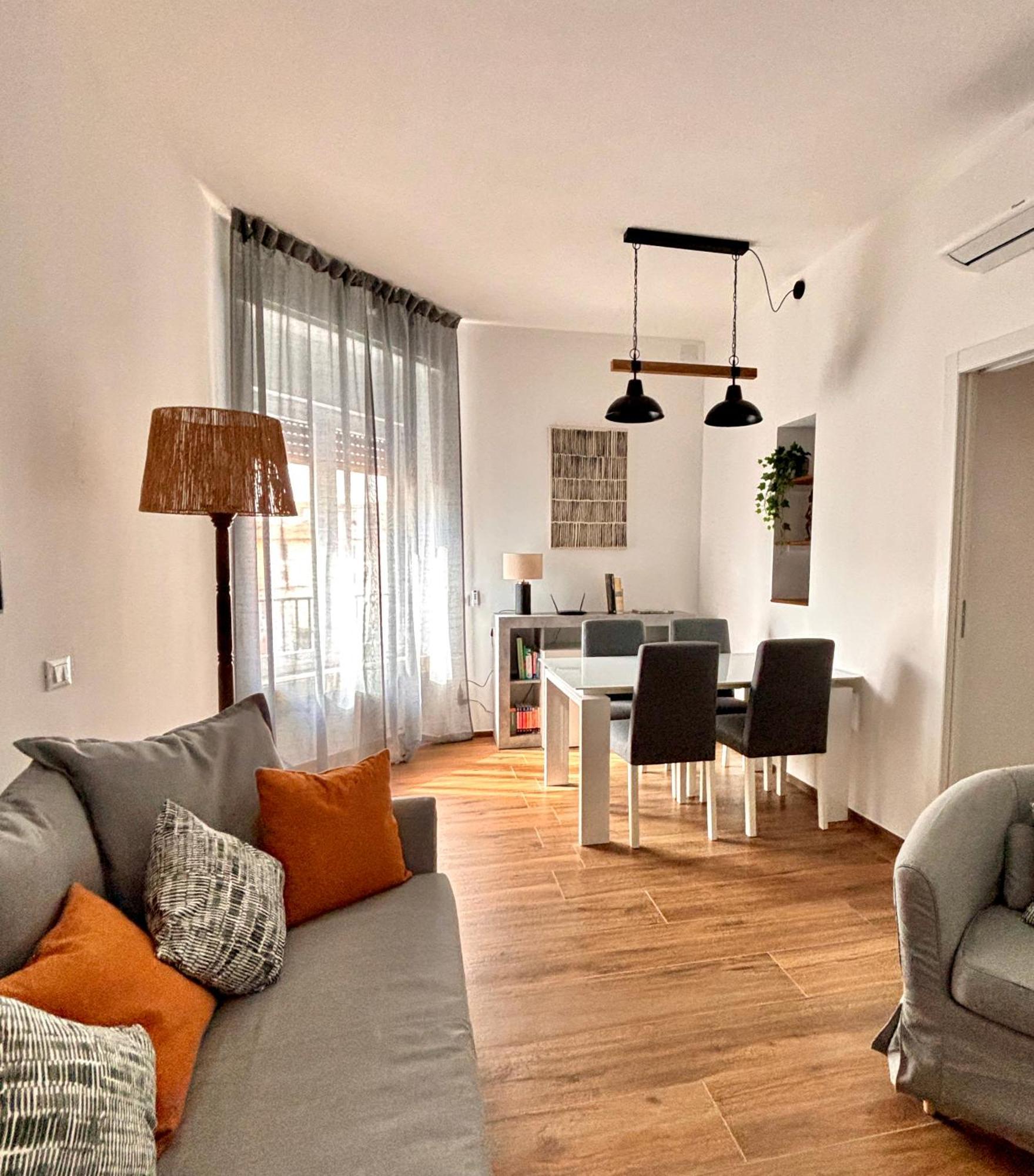 Modern Renovated Near Center & Transit Lejlighed Firenze