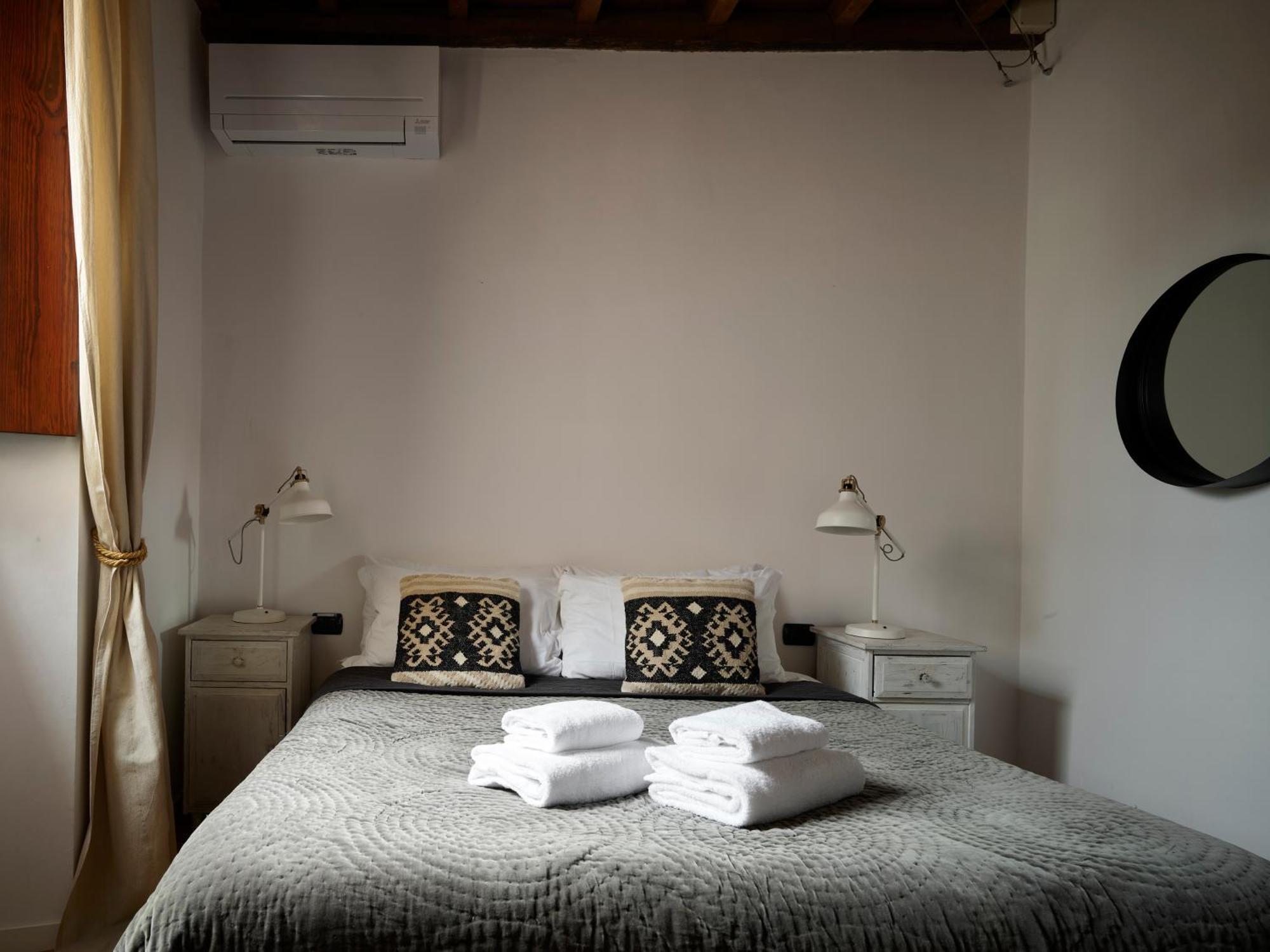 Apartment Great Apts Few Steps To The Duomo *