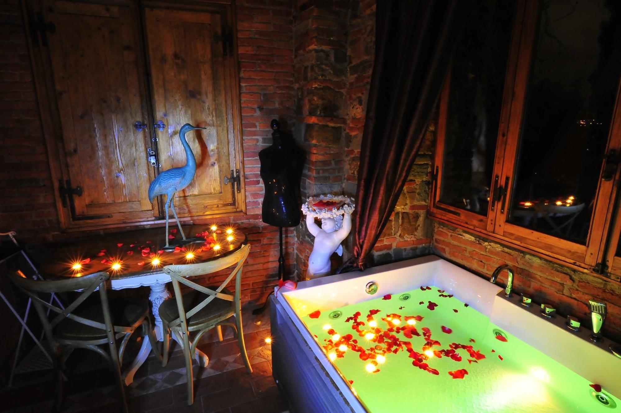 Castello Di Montalbano Bed & Breakfast *