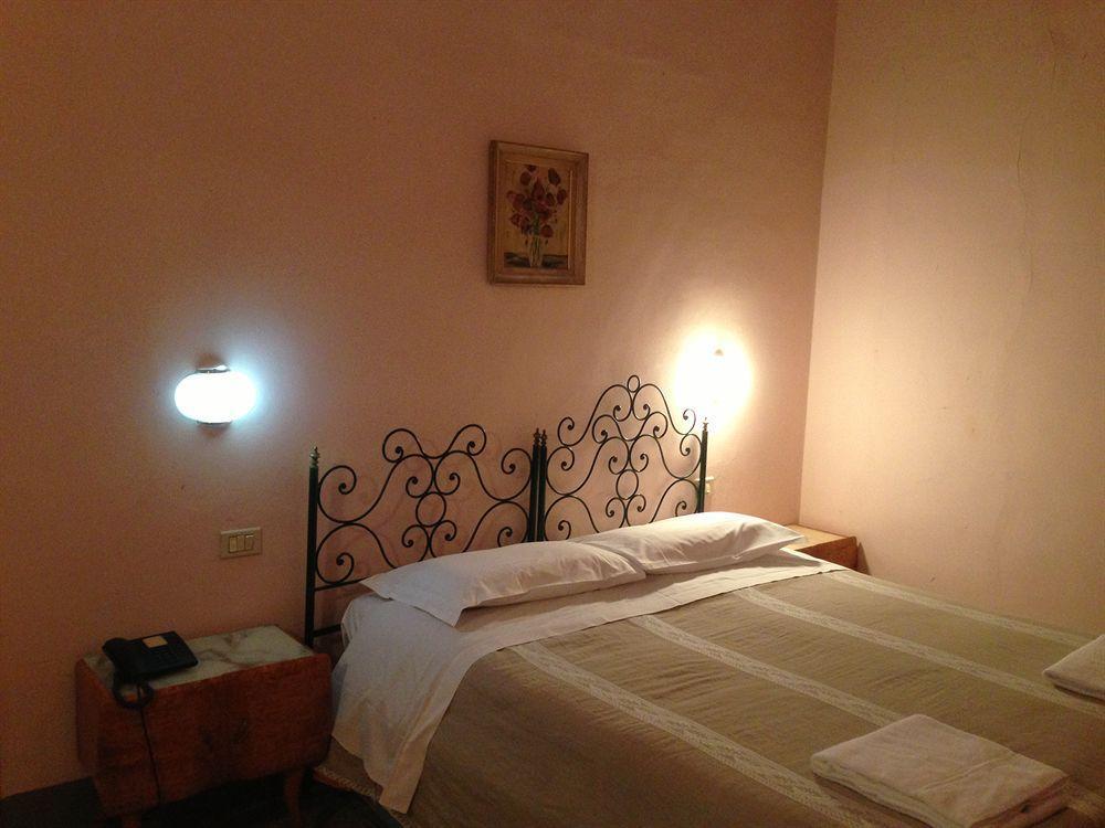 Garden Hotel *