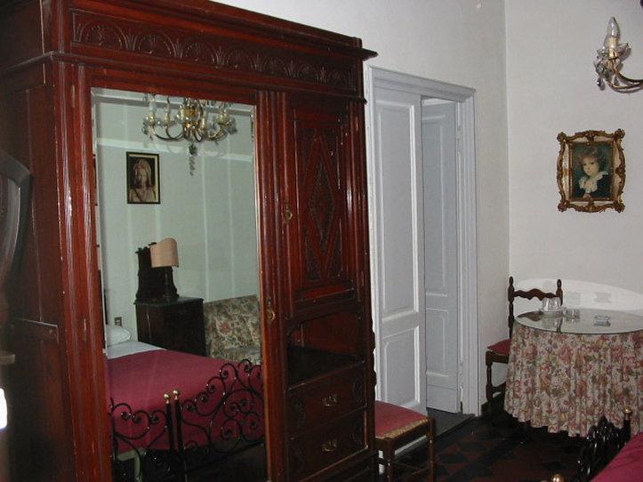 Fedora Hotell