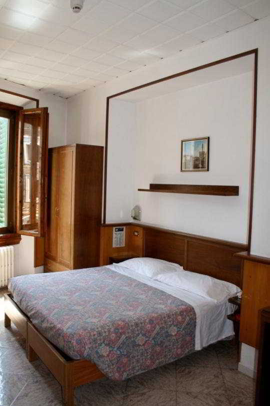 Lorena Firenze