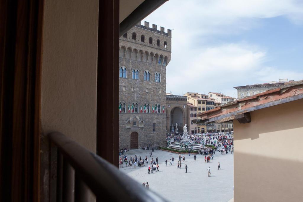 Residenza D'epoca In Piazza Della Signoria 2*