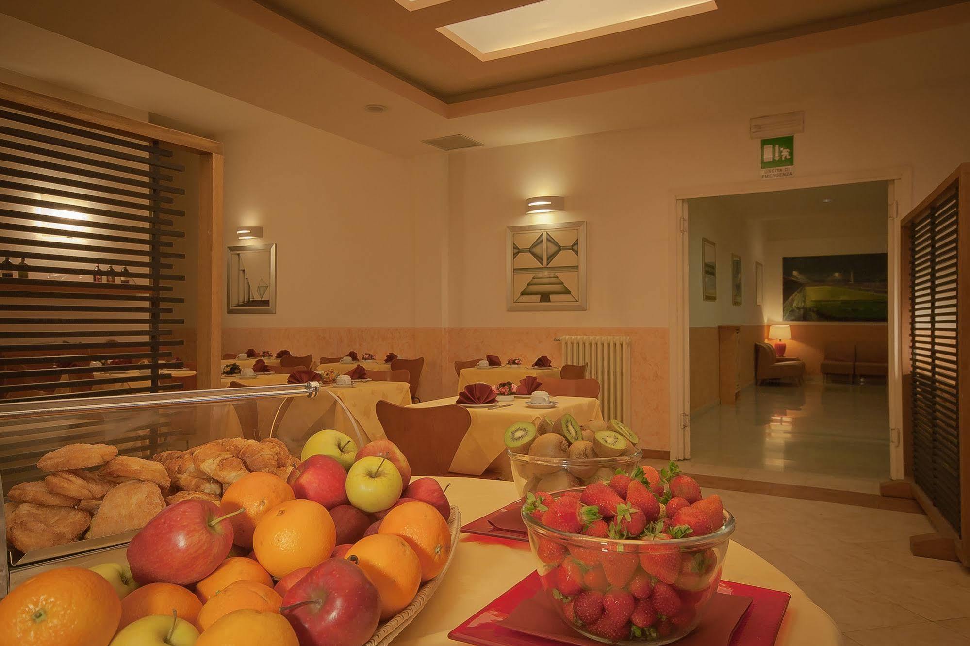 Meridiana Hotel 3*