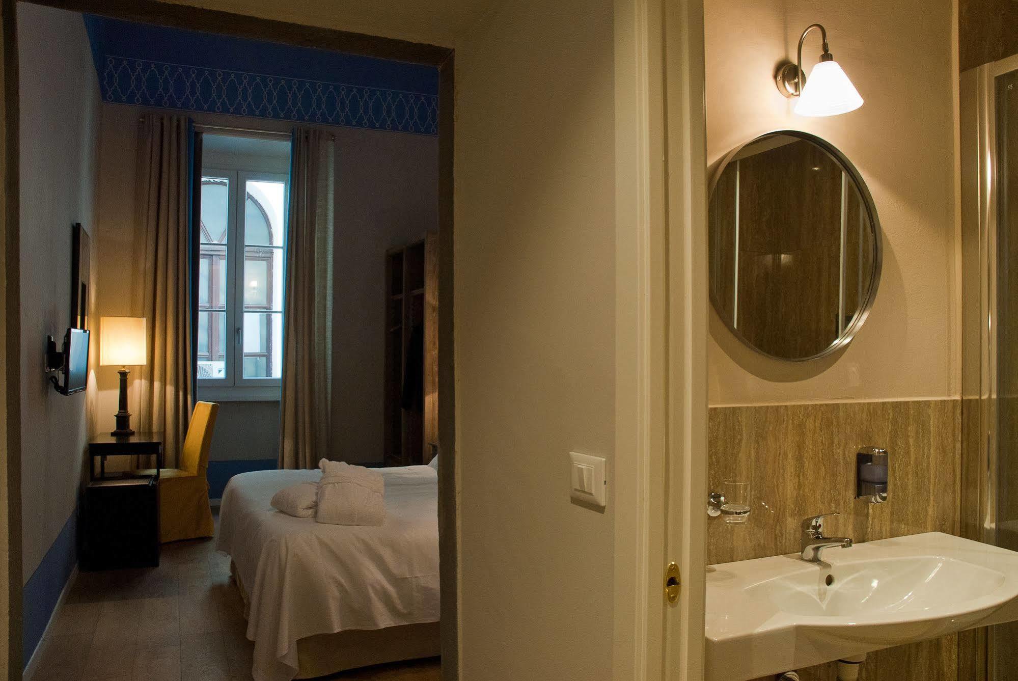 Guest house Black 5