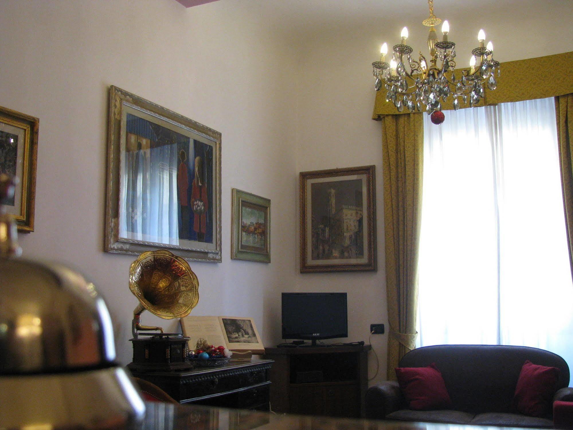 Hotell Enza 2*
